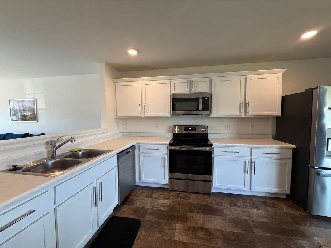 Foto principal - Spacious & Fully Furnished 5-Bedroom Colon...
