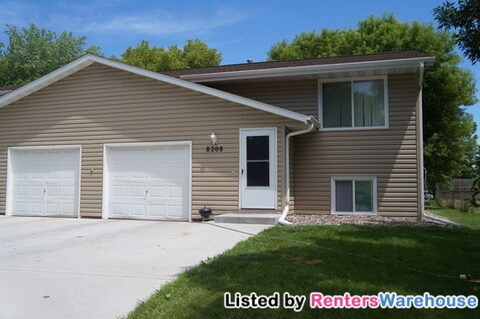 Primary Photo - 8208 Noble Ave N