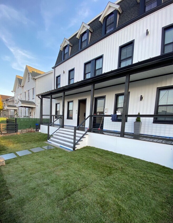 Primary Photo - 6 Larsen St