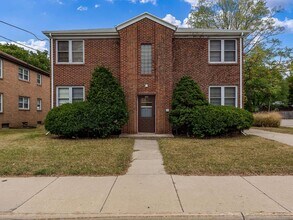 Building Photo - 2121 Auburn St