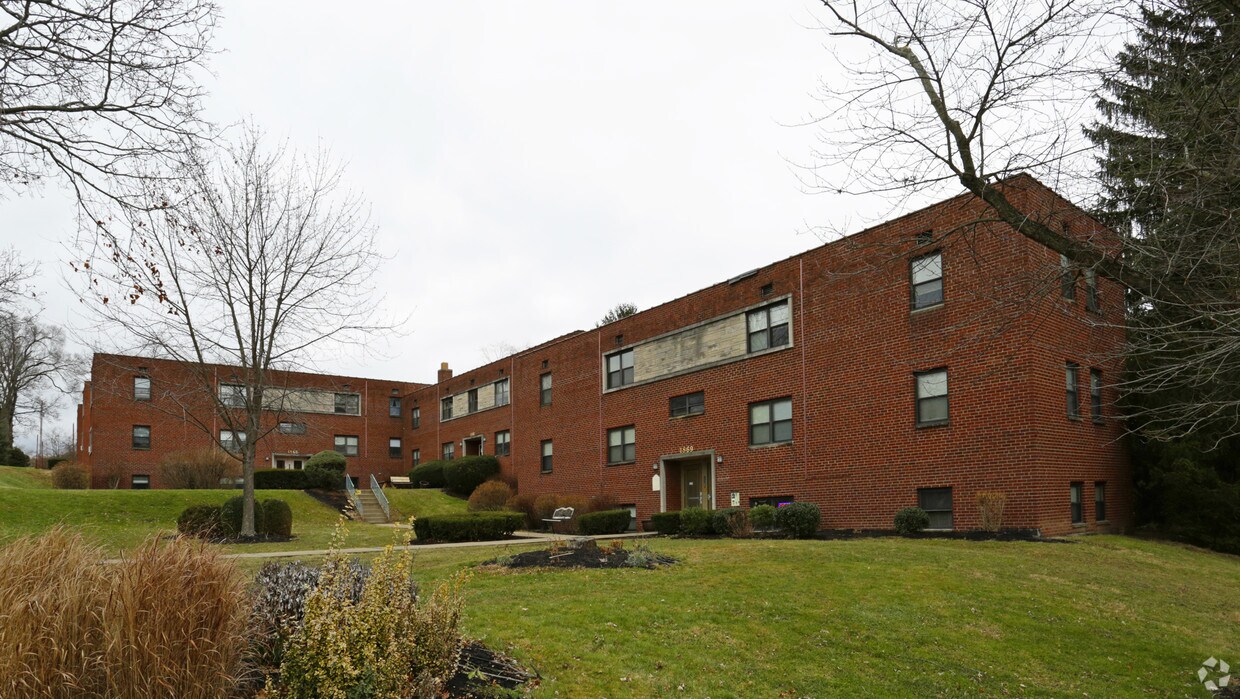 Greentree Village Apartments Pittsburgh, PA