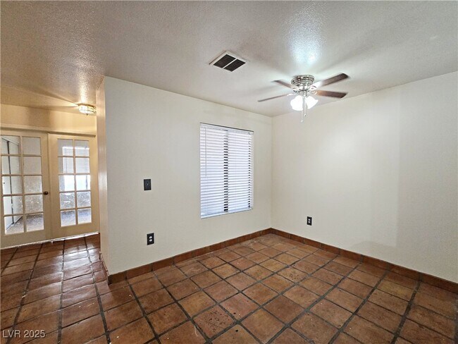 Building Photo - 8452 Boseck Dr