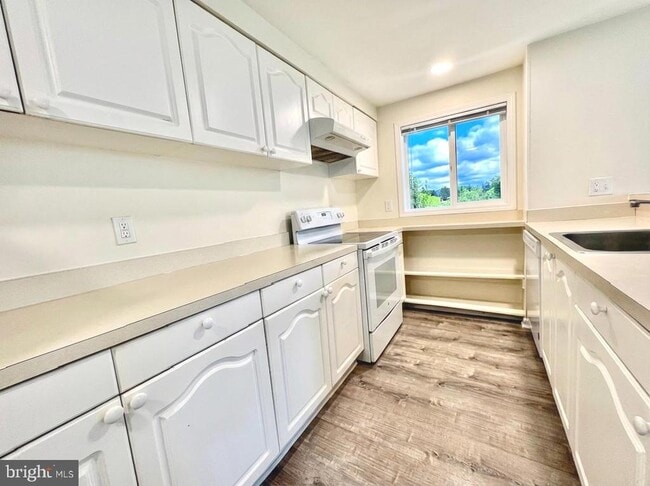 Building Photo - 4342 Pembrook Village Dr