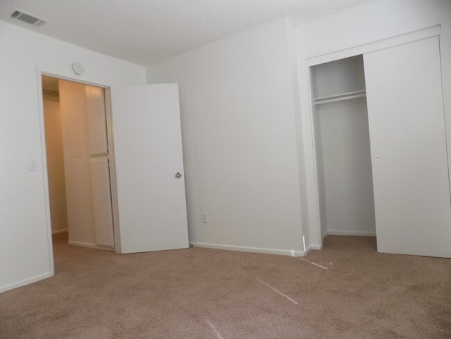 Building Photo - 16416 Orange St