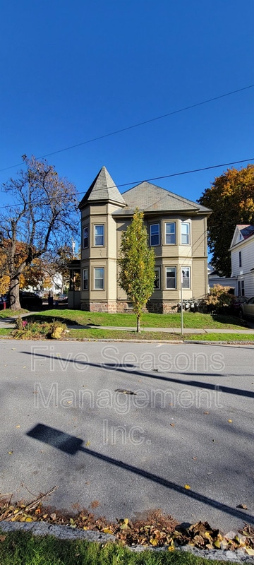 Building Photo - 75 Loomis St