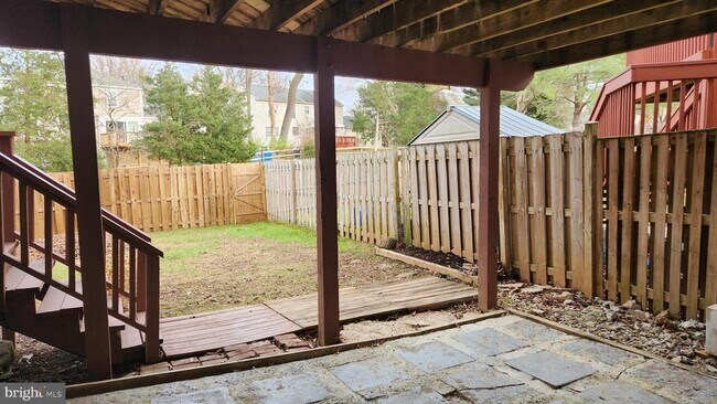 Foto del edificio - 17619 Longview Ln