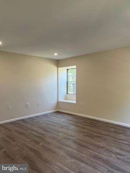 Building Photo - 439 Terry Ct
