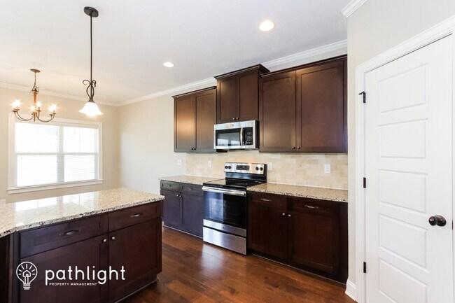 Building Photo - 220 Edenbridge Wy