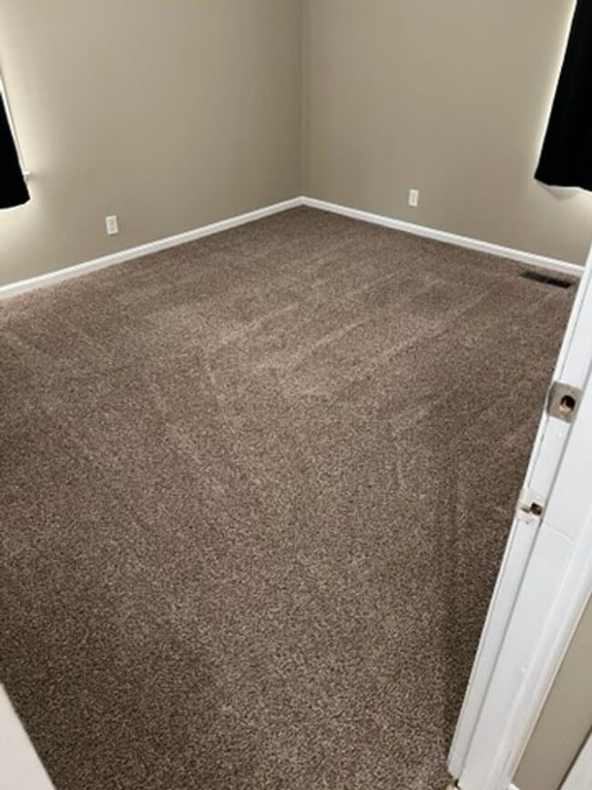 Building Photo - 3001 Green Grove Cir NE