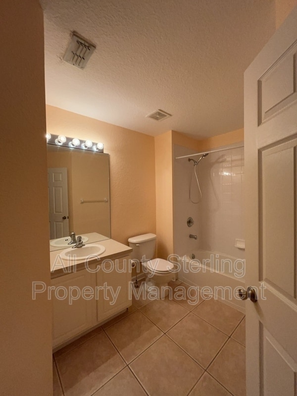 Building Photo - 5052 Hawkstone Dr
