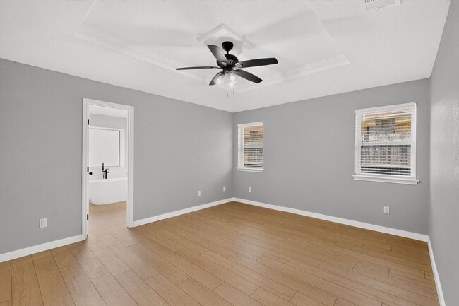 Building Photo - 620 W Stoneybrook Dr