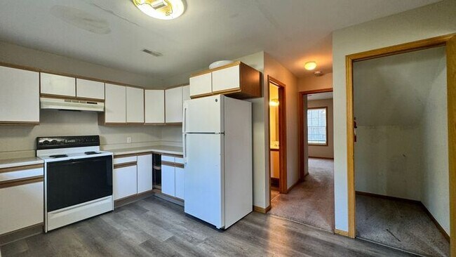 Foto del edificio - $2,250 | 4 Bedroom, 2 Bathroom Multi Floor Duplex | Pets Negotiable* | Available for August 1st, ...