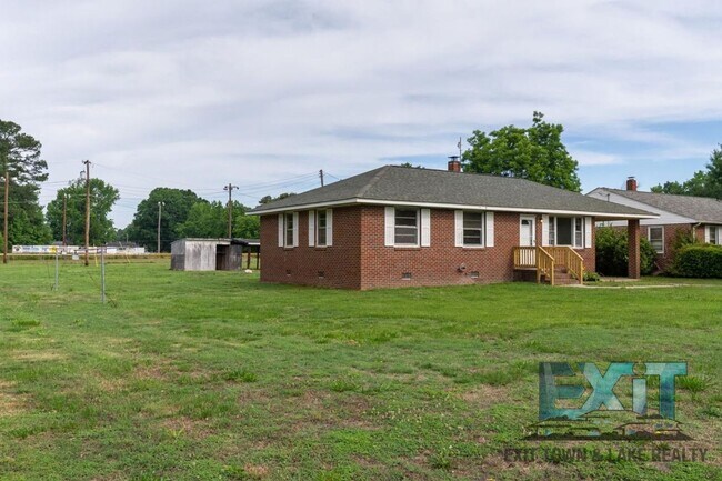 Foto del edificio - Charming 3BR Home in Jarratt - Convenient Location Near I-95