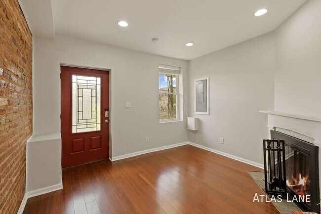 Building Photo - Professionally Managed//2 Bedroom 1.5 Bath...