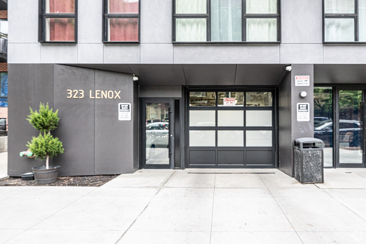 Entrance - 323 Lenox Rd