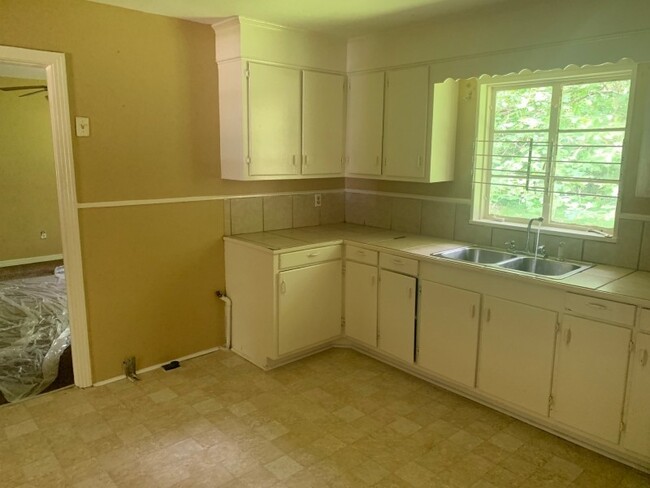 Building Photo - 3251 Corey Dr