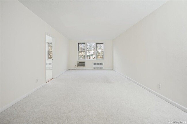 Foto del edificio - 4 Sadore Ln