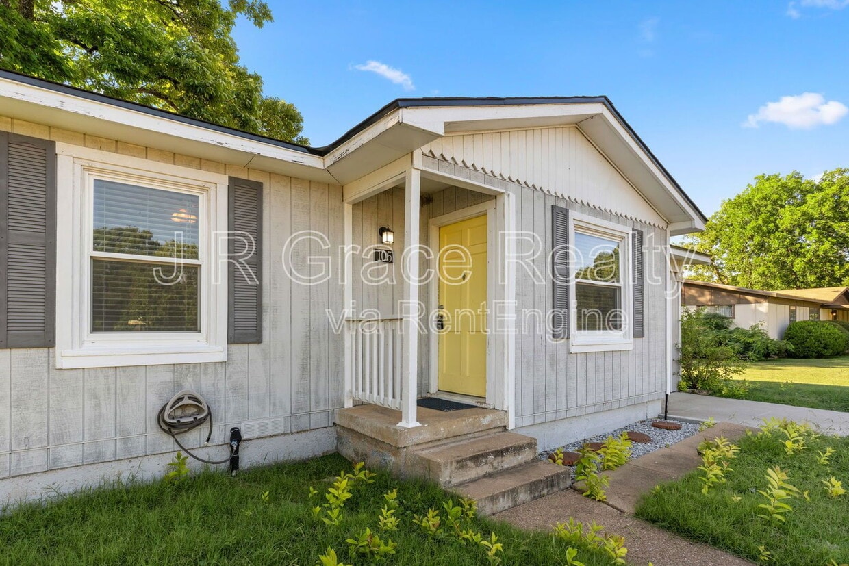 Primary Photo - 105 David Davis Dr