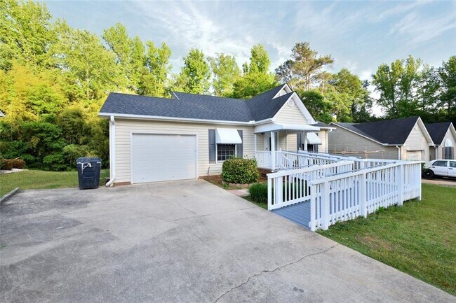 Building Photo - 307 Queen Dr