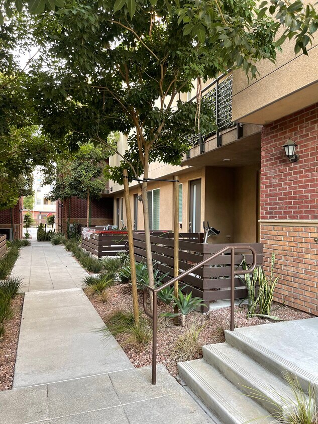 422 W Route 66, Glendora, CA 91740 Townhome Rentals in Glendora CA