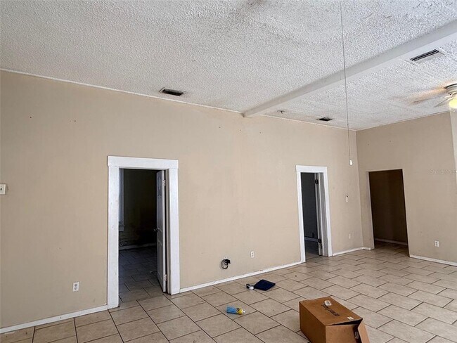 Building Photo - 2919 Sanchez St