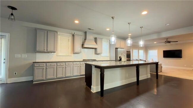 Building Photo - 4844 Albany Wy