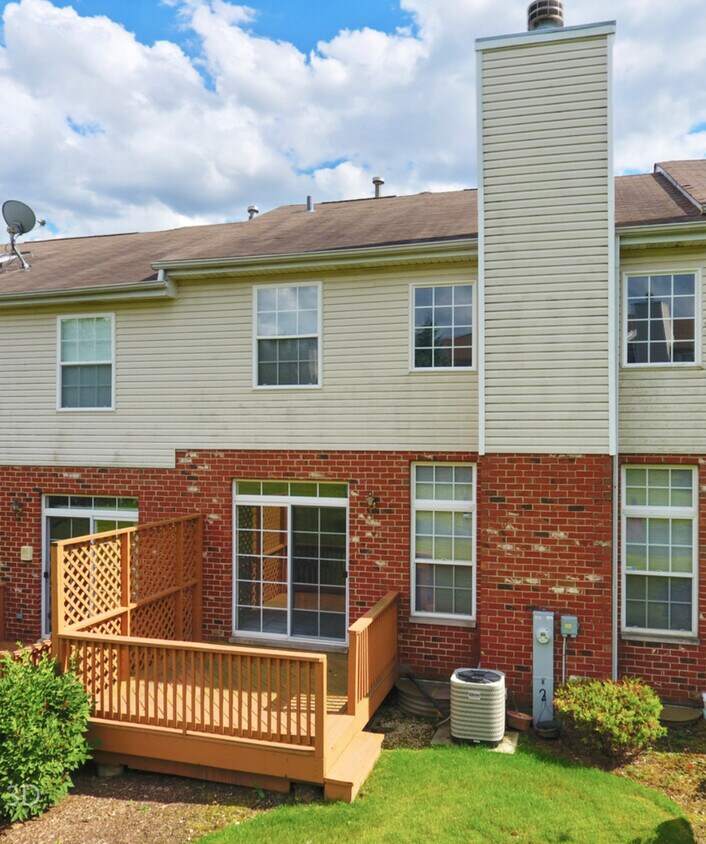 Foto del edificio - 553 Goodwin Dr