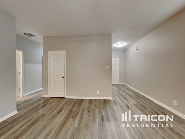 Foto del edificio - 4950 Hallies Garden Saint Hedwig TX