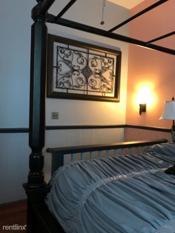 Building Photo - 1 br, 1 bath Apartment - 322 Alix St B Unit B