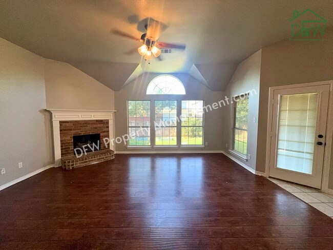 Building Photo - Charming 4-Bedroom Home for Lease in DeSoto