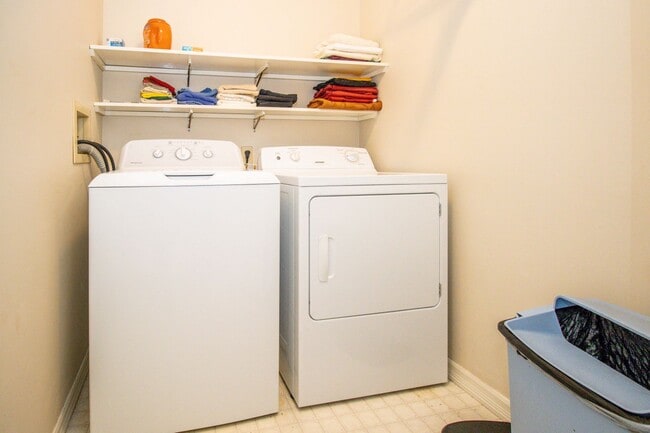 Foto del edificio - 3 bed, 2.5 bath Duplex