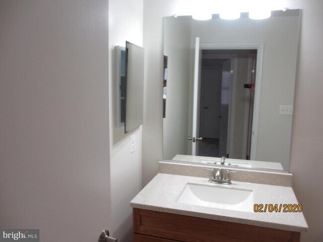 Foto del edificio - 7928 Gilmore Ave