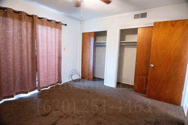 Building Photo - 2 Bedroom 1 Bath - all bills paid