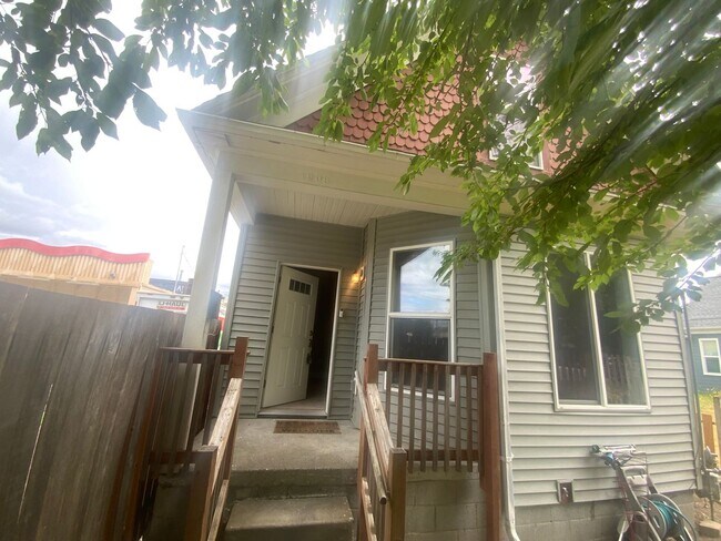 Foto del edificio - Newly Remodeled Tacoma Gem - Modern Comfor...