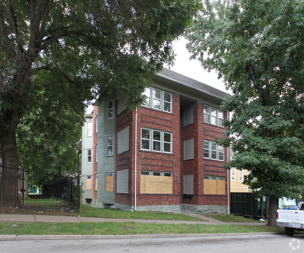 Primary Photo - 2702-2704 Peery Ave