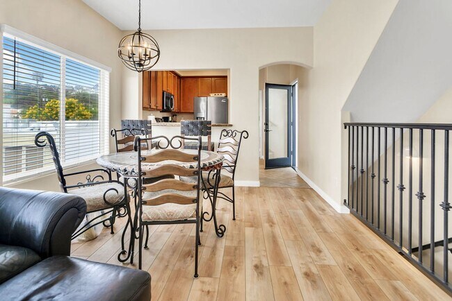 Foto del edificio - 366 Forward St