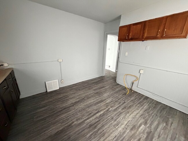 Building Photo - 1221 Williams-E