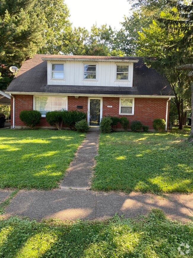 Wedgewood Manor Houses under 3,000 Louisville, KY 2 Homes