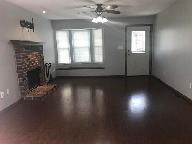 Building Photo - 1521 Royal Oak Ct