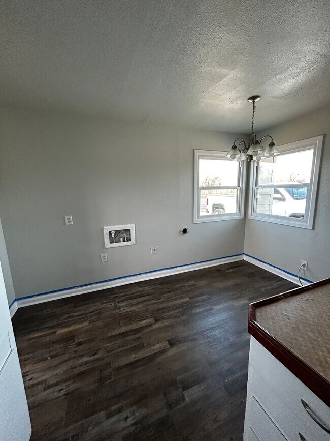 Building Photo - Cute, nicely remodeled 2 Bedroom 1 Bathroom