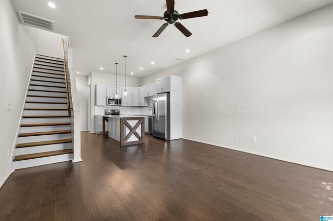 Building Photo - 1348 Calash Ave