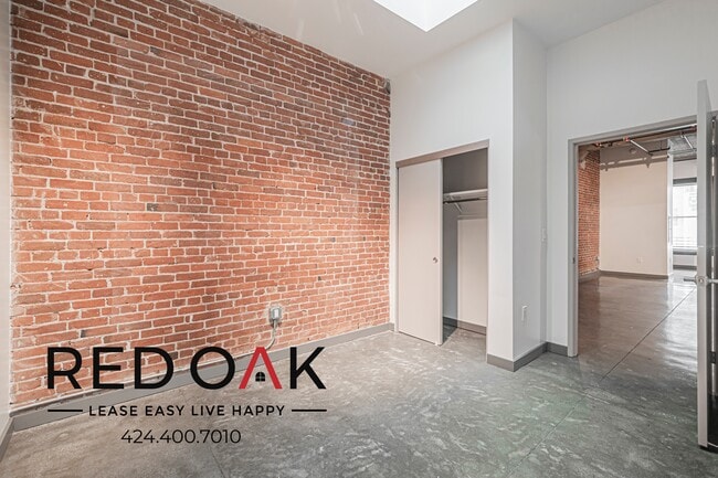 Foto del edificio - 430 S Broadway