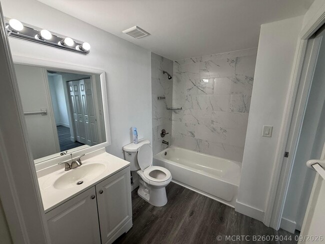 Foto del edificio - 215 SW 42nd Ave