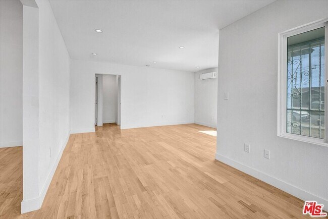 Foto del edificio - 21431 Moneta Ave