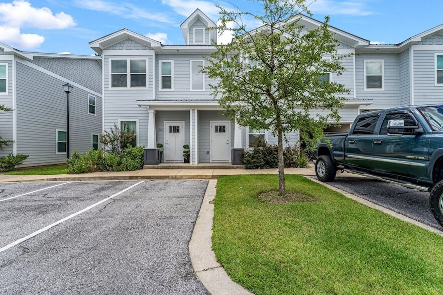 Foto principal - 318 Date Palm Ln