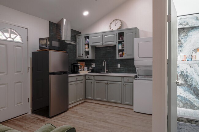 Foto del edificio - 10003 Helix Mont Cir