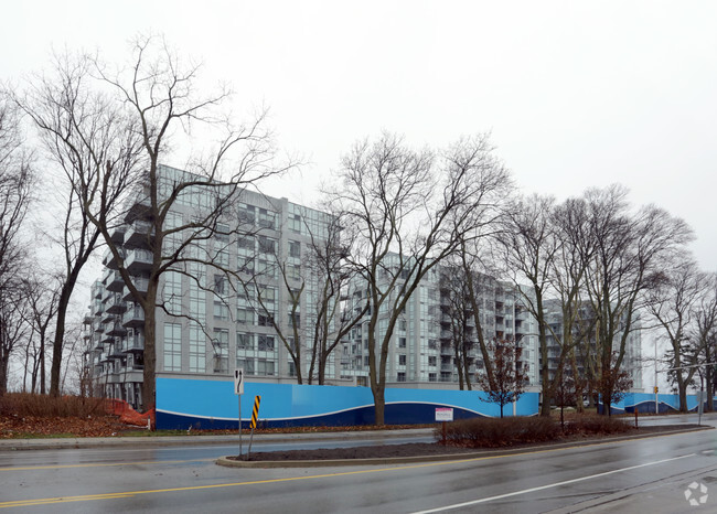 Building Photo - Bluwater Condominiums