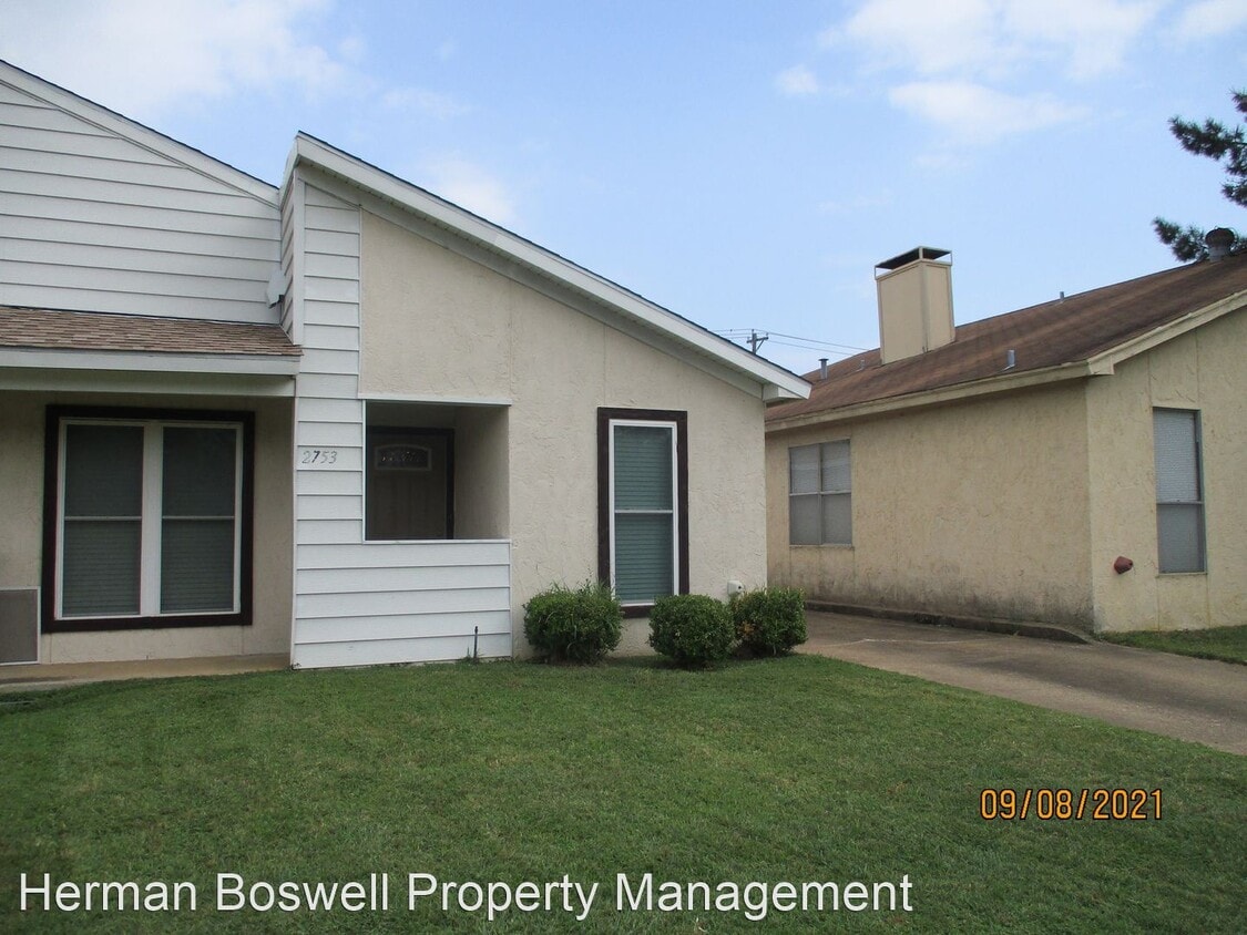 2 br, 1.5 bath House 2753 Parkchester Dr House Rental in Arlington