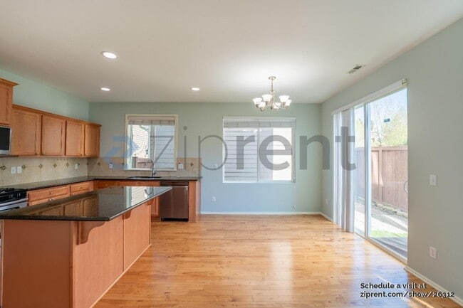 Foto del edificio - 3612 183rd Ln SE
