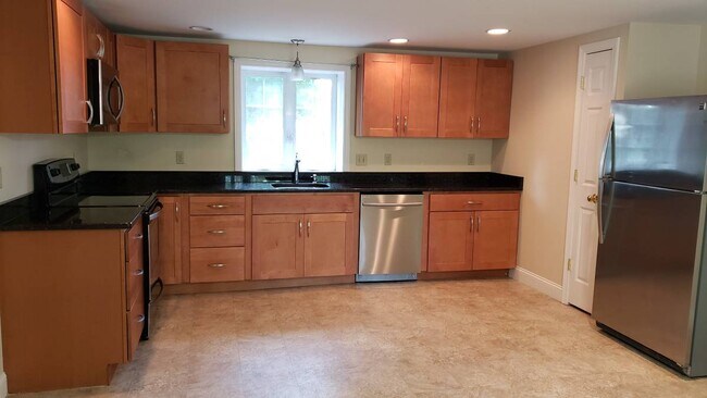 Kitchen/Stainless Appliances - 763 Hilldale Ave